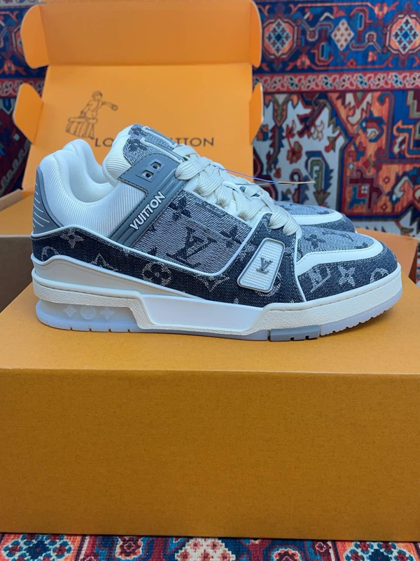 ルイヴィトン靴着用イメージ